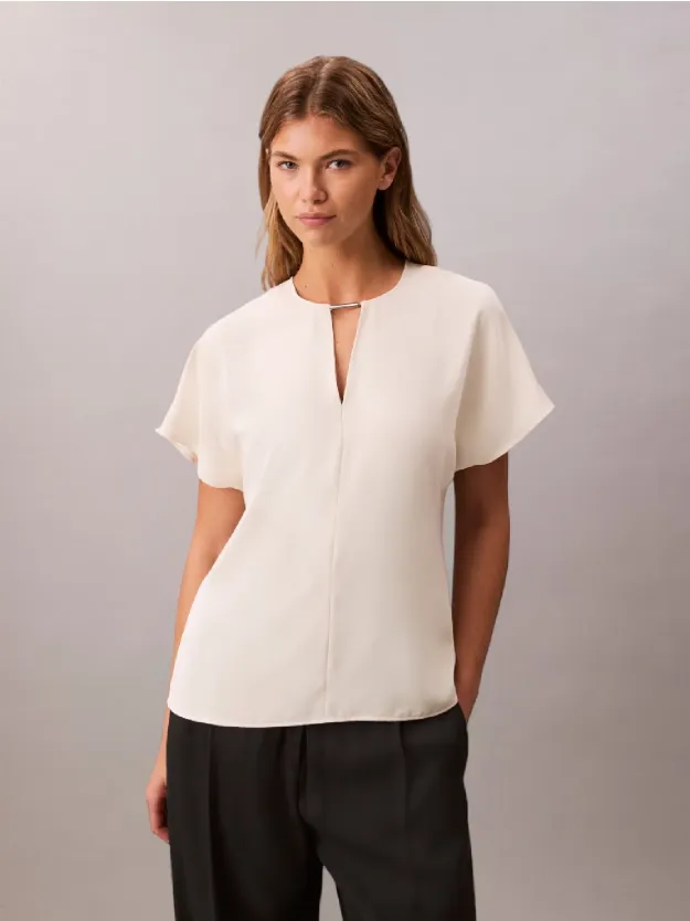 Chalk بلوزة بتفصيلة معدنية