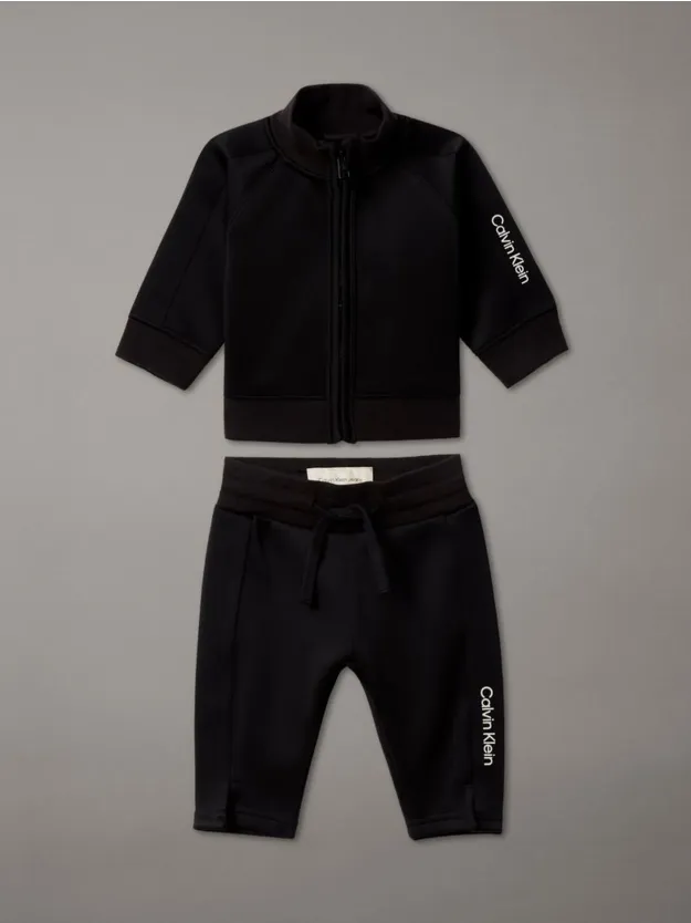 Ck Black بدلة رياضية مزينة بشعار للأطفال حديثي الولادة