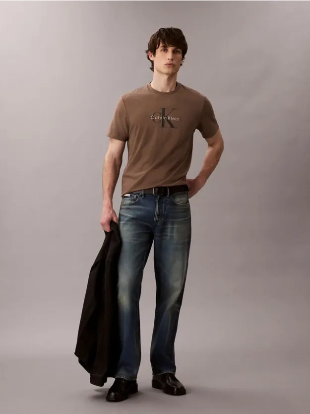 Taupe Tone تيشرت مزين بحروف CK