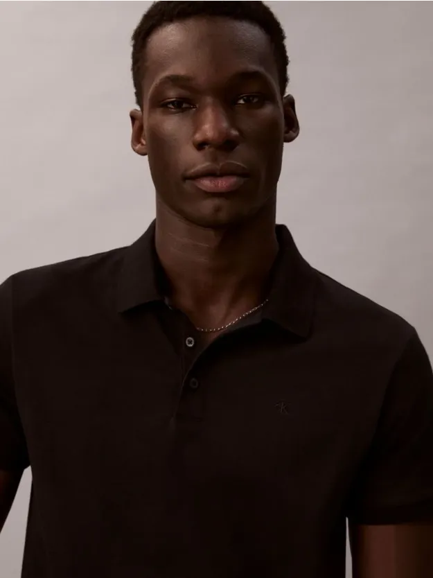 Black بولوشيرت بشعار