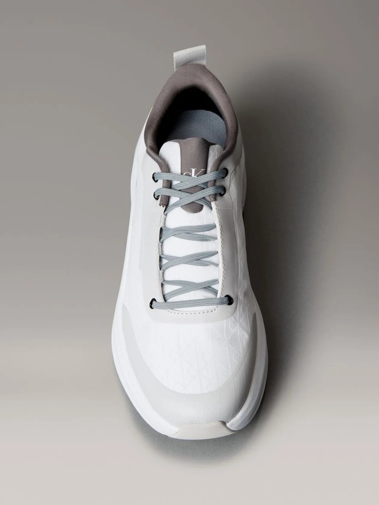 White/Granite Road/Granite Gray Breathable Mesh Ultralight Trainers