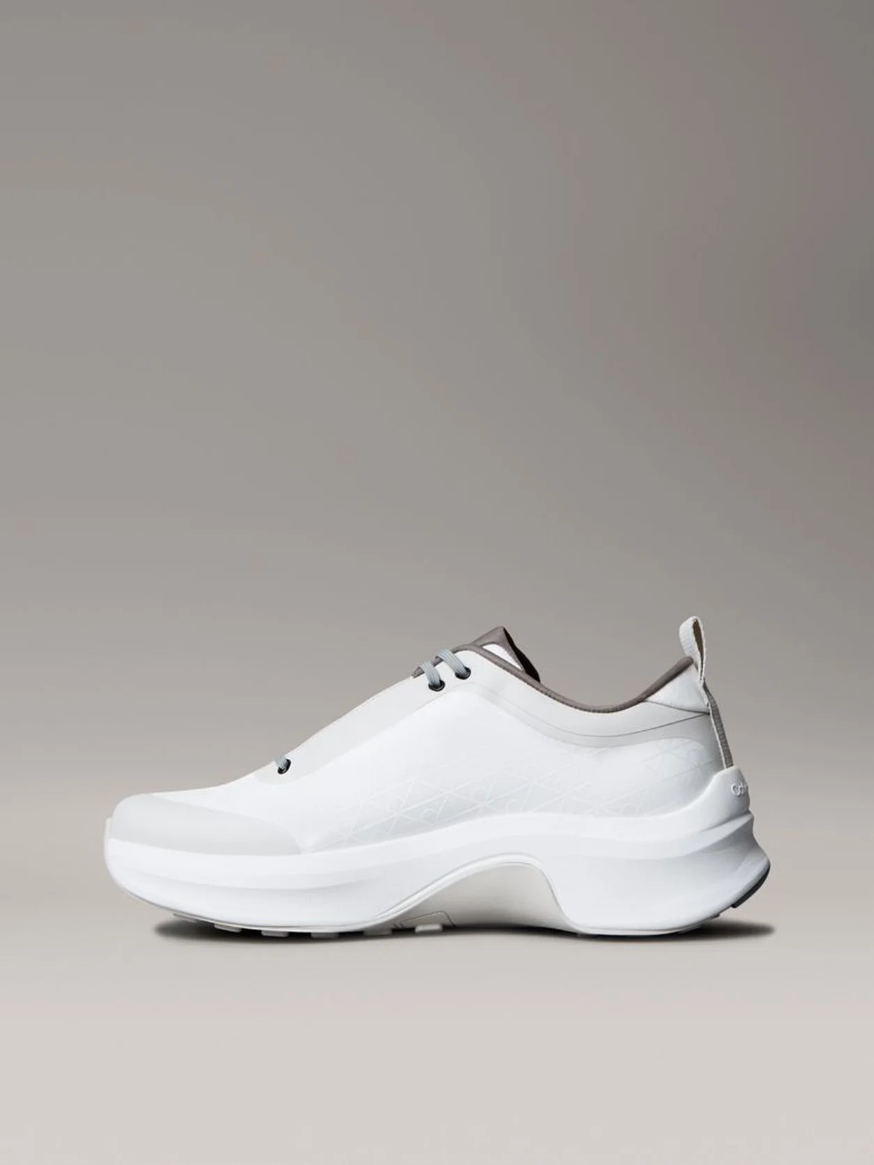 White/Granite Road/Granite Gray Breathable Mesh Ultralight Trainers